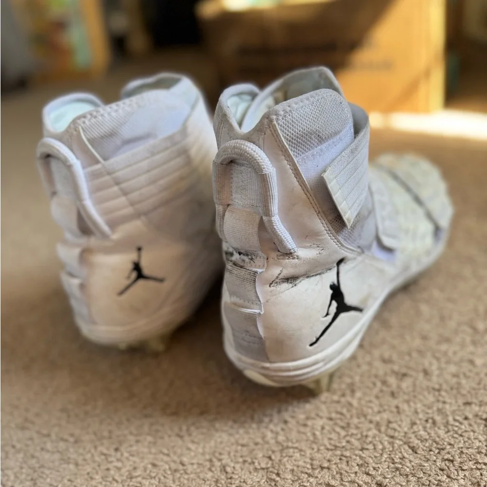 Nike Jordan Football Cleats - Picture 2 of 5